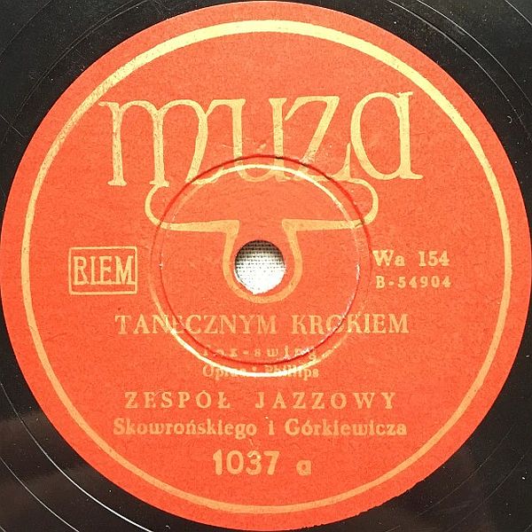 https://www.discogs.com/release/25756366-Zesp%C3%B3%C5%82-Jazzowy-G%C3%B3rkiewicza-I-Skowro%C5%84skiego-Ta%C5%84czymy-w-ko%C5%82o-Dwana%C5%9Bcie-takt%C3%B3w